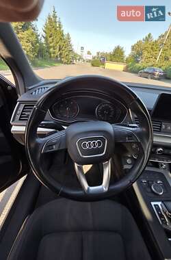 Внедорожник / Кроссовер Audi Q5 2017 в 