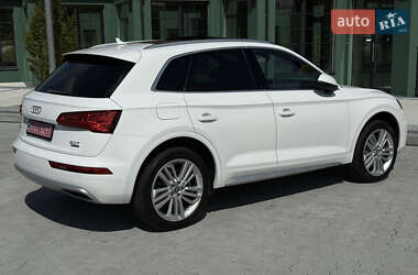 Позашляховик / Кросовер Audi Q5 2018 в 