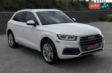 Внедорожник / Кроссовер Audi Q5 2018 в 