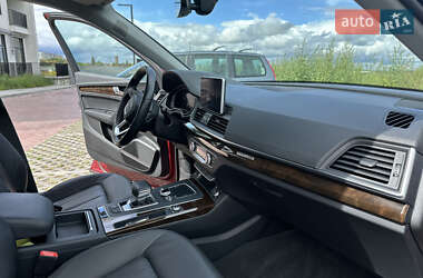Внедорожник / Кроссовер Audi Q5 2018 в 