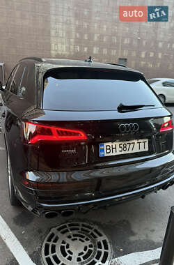 Внедорожник / Кроссовер Audi Q5 2017 в 