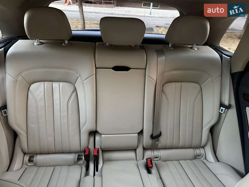 Внедорожник / Кроссовер Audi Q5 2017 в Одессе