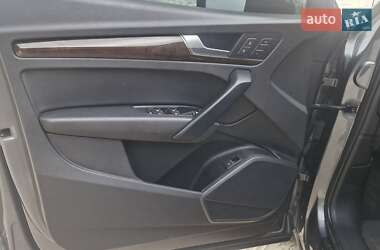 Внедорожник / Кроссовер Audi Q5 2018 в 