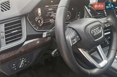 Внедорожник / Кроссовер Audi Q5 2018 в 