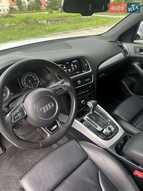 Позашляховик / Кросовер Audi Q5 2015 в Калуші