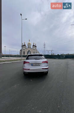 Внедорожник / Кроссовер Audi Q5 2024 в 