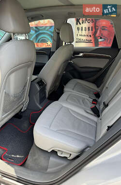 Внедорожник / Кроссовер Audi Q5 2012 в 