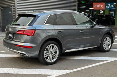 Внедорожник / Кроссовер Audi Q5 2017 в 
