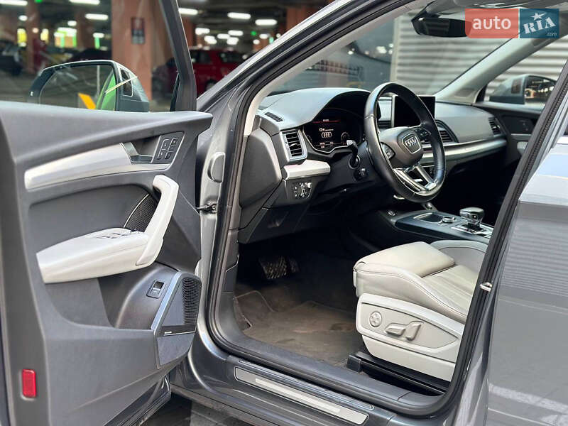 Позашляховик / Кросовер Audi Q5 2017 в Києві