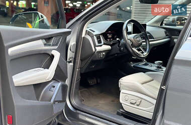 Внедорожник / Кроссовер Audi Q5 2017 в 