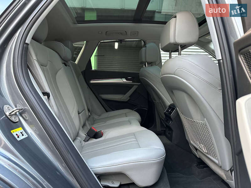 Позашляховик / Кросовер Audi Q5 2017 в Києві