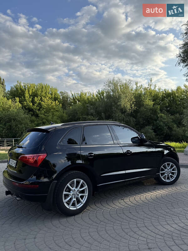 Внедорожник / Кроссовер Audi Q5 2011 в Луцке