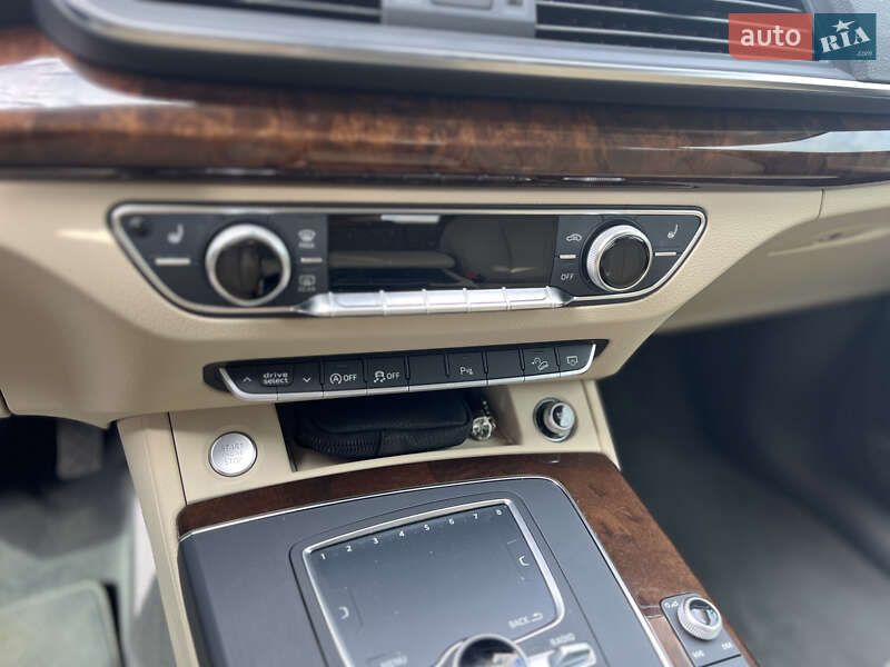 Внедорожник / Кроссовер Audi Q5 2017 в Львове