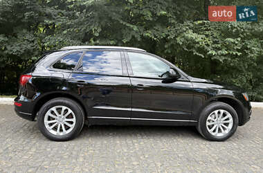 Внедорожник / Кроссовер Audi Q5 2016 в 