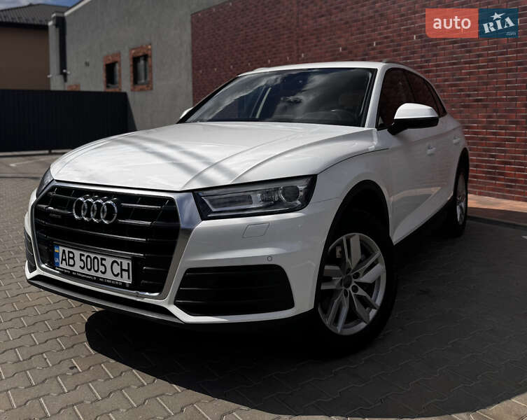 Внедорожник / Кроссовер Audi Q5 2017 в 