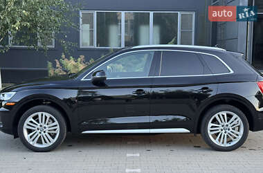 Внедорожник / Кроссовер Audi Q5 2018 в 