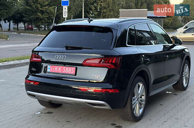 Внедорожник / Кроссовер Audi Q5 2018 в 