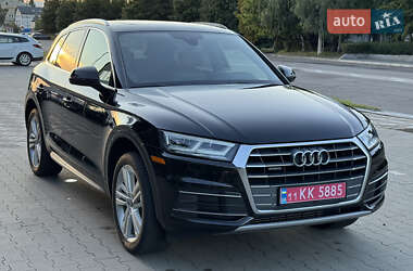 Внедорожник / Кроссовер Audi Q5 2018 в 