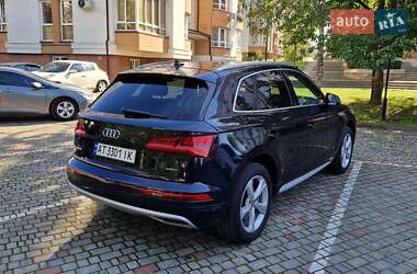 Внедорожник / Кроссовер Audi Q5 2020 в 