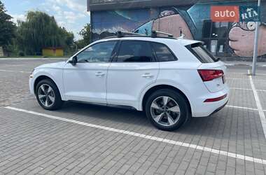 Внедорожник / Кроссовер Audi Q5 2020 в 