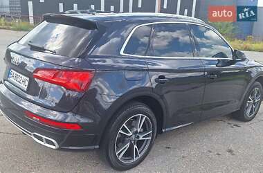 Внедорожник / Кроссовер Audi Q5 2020 в 
