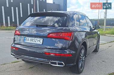 Внедорожник / Кроссовер Audi Q5 2020 в 