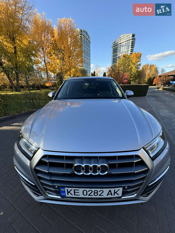 Внедорожник / Кроссовер Audi Q5 2017 в Днепре