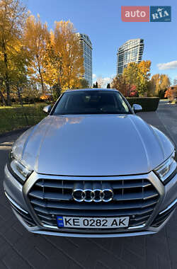 Позашляховик / Кросовер Audi Q5 2017 в 