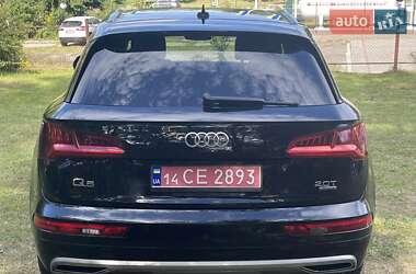 Внедорожник / Кроссовер Audi Q5 2017 в 