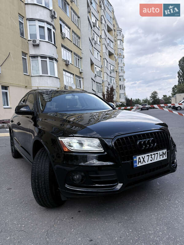 Внедорожник / Кроссовер Audi Q5 2016 в 