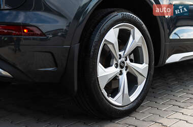 Позашляховик / Кросовер Audi Q5 2020 в 
