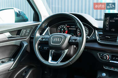 Позашляховик / Кросовер Audi Q5 2020 в 