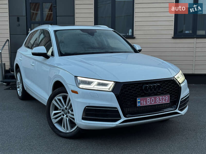 Внедорожник / Кроссовер Audi Q5 2018 в 