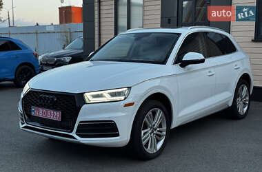 Внедорожник / Кроссовер Audi Q5 2018 в 