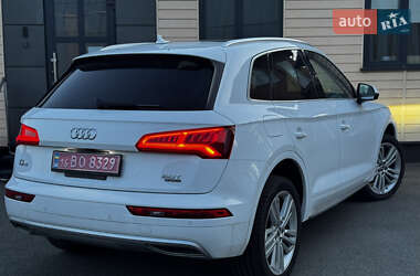 Внедорожник / Кроссовер Audi Q5 2018 в 