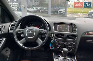 Внедорожник / Кроссовер Audi Q5 2010 в 