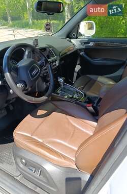 Внедорожник / Кроссовер Audi Q5 2012 в 