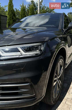 Внедорожник / Кроссовер Audi Q5 2018 в 