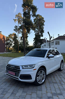 Внедорожник / Кроссовер Audi Q5 2018 в 