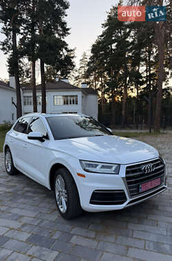Внедорожник / Кроссовер Audi Q5 2018 в 