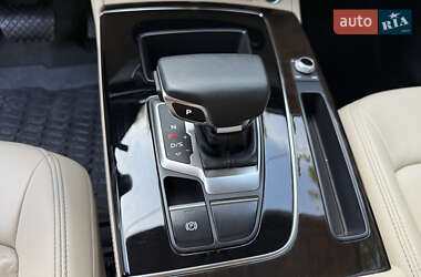 Внедорожник / Кроссовер Audi Q5 2022 в 