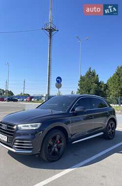 Внедорожник / Кроссовер Audi Q5 2018 в 