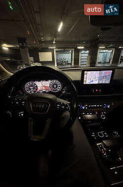 Внедорожник / Кроссовер Audi Q5 2018 в 