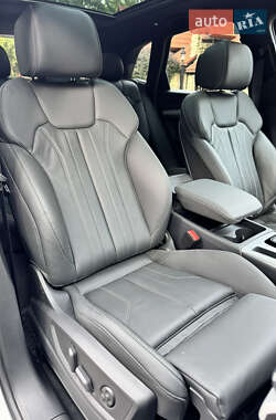 Внедорожник / Кроссовер Audi Q5 2024 в 