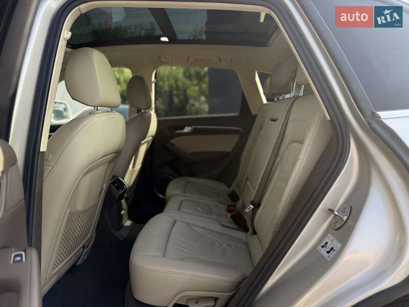 Позашляховик / Кросовер Audi Q5 2015 в Львові