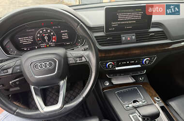 Внедорожник / Кроссовер Audi Q5 2017 в 