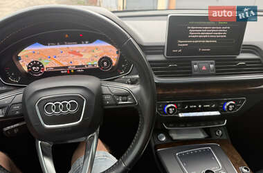 Внедорожник / Кроссовер Audi Q5 2017 в 