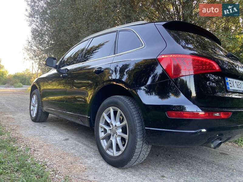 Внедорожник / Кроссовер Audi Q5 2012 в 