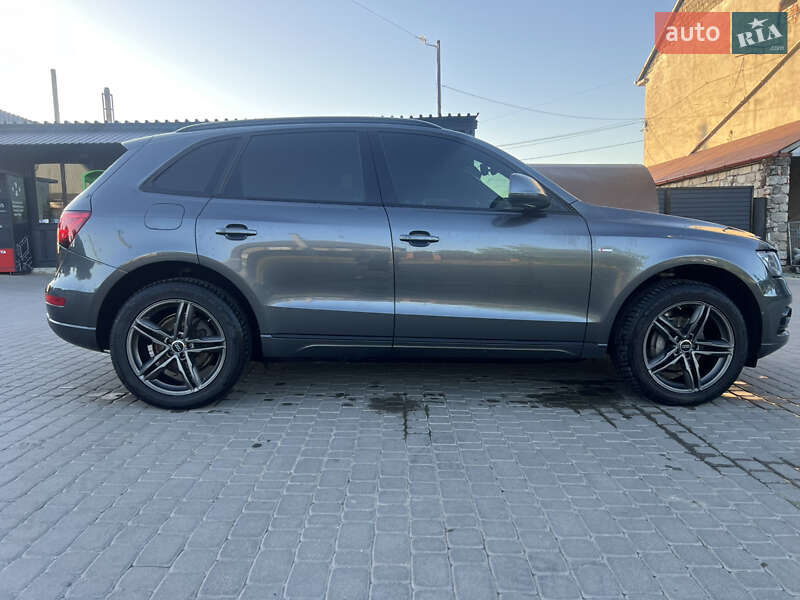 Внедорожник / Кроссовер Audi Q5 2012 в Сокирянах