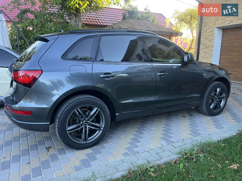 Внедорожник / Кроссовер Audi Q5 2012 в Сокирянах
